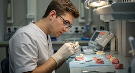 Ausbildung Zahntechniker/in